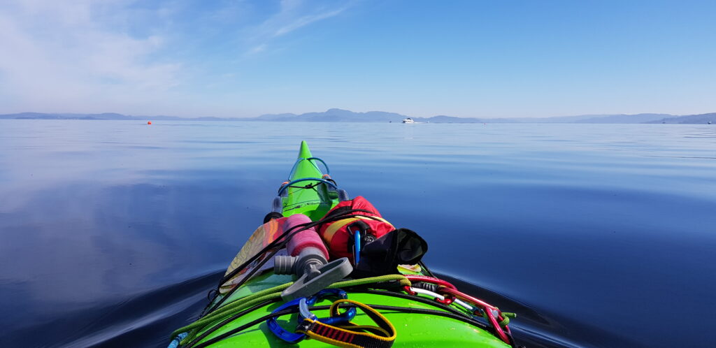 Speilblankt hav på Trondheimsfjorden